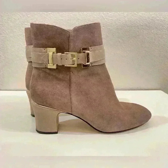 Joan‎ & David Women’s Suede Leather Tan Color Ankle Booties Size 9.5 - Picture 8 of 13